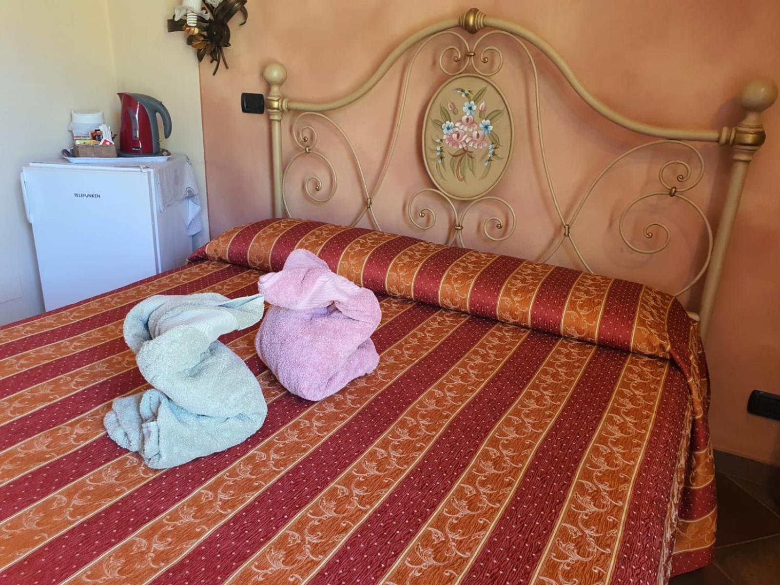 Agriturismo Cascina L'Arche Santo Stefano Belbo Dış mekan fotoğraf